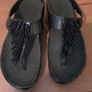 Cloud Walkers patent leather thong sandals blk  8w